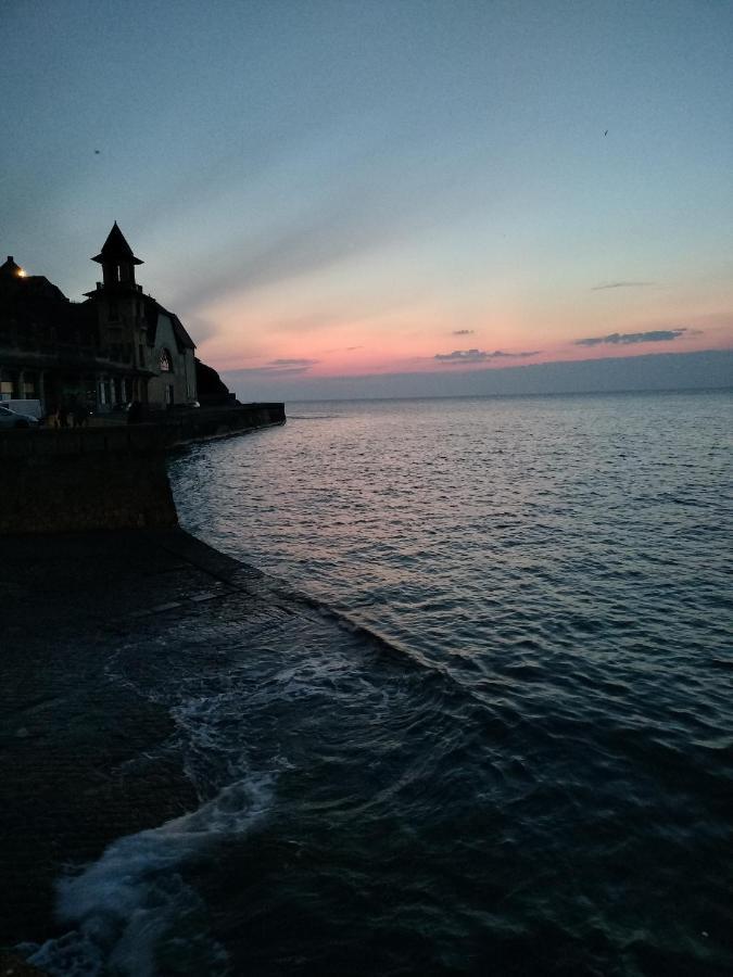 Entre Mer Et Montagne Granville Zewnętrze zdjęcie